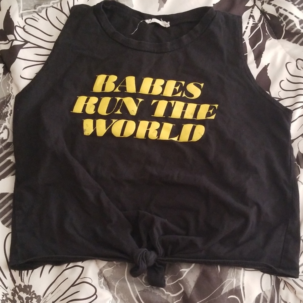 Black crop top tank